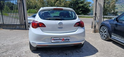 Opel Astra 1.7 CDTI 110CV 5 porte Cosmo (8)