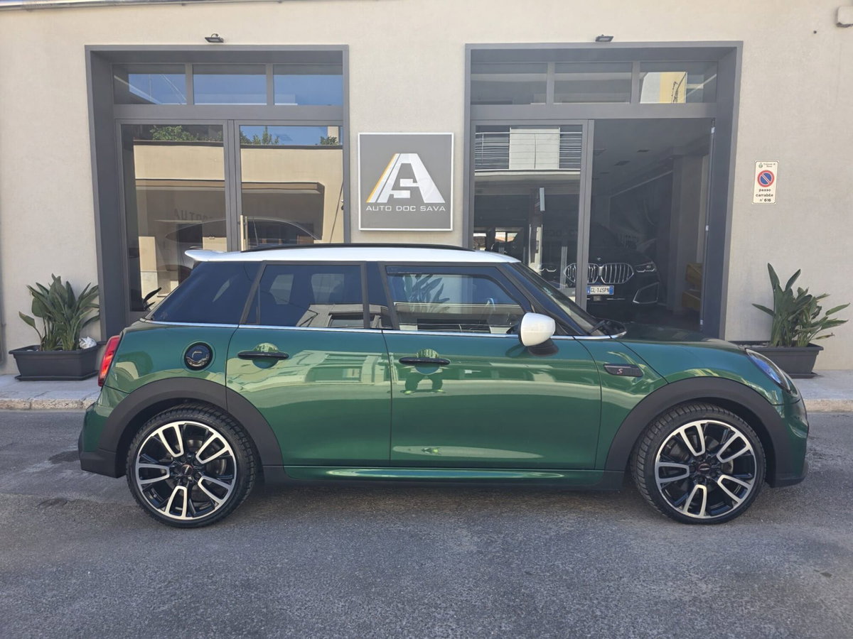 MINI Mini Clubman 2.0 John Cooper Works Clubman Rockingham GT Edition (2)