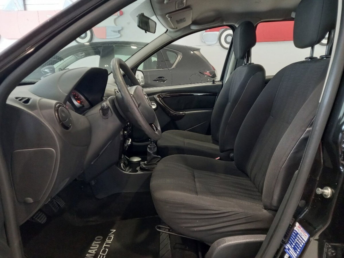 Dacia Duster 1.6 110CV 4x4 Ambiance (11)