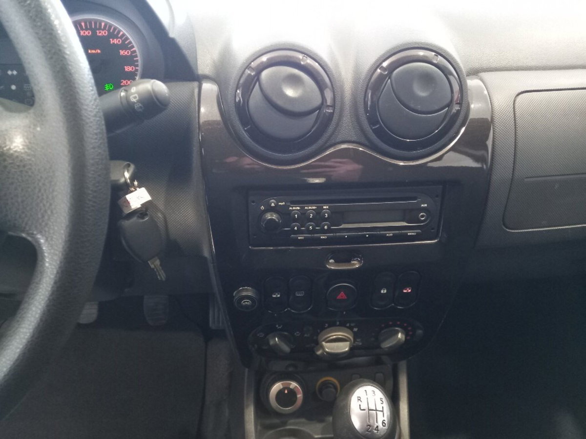 Dacia Duster 1.6 110CV 4x4 Ambiance (13)