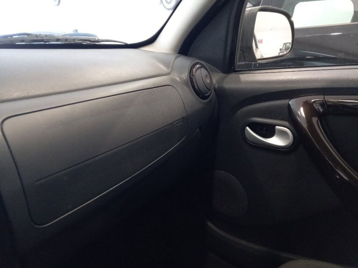 Dacia Duster 1.6 110CV 4x4 Ambiance (15)