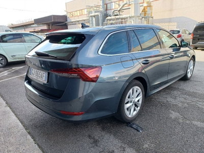 Skoda Octavia Station Wagon 2.0 TDI EVO SCR 150 CV DSG 4x4 Wagon Style (4)
