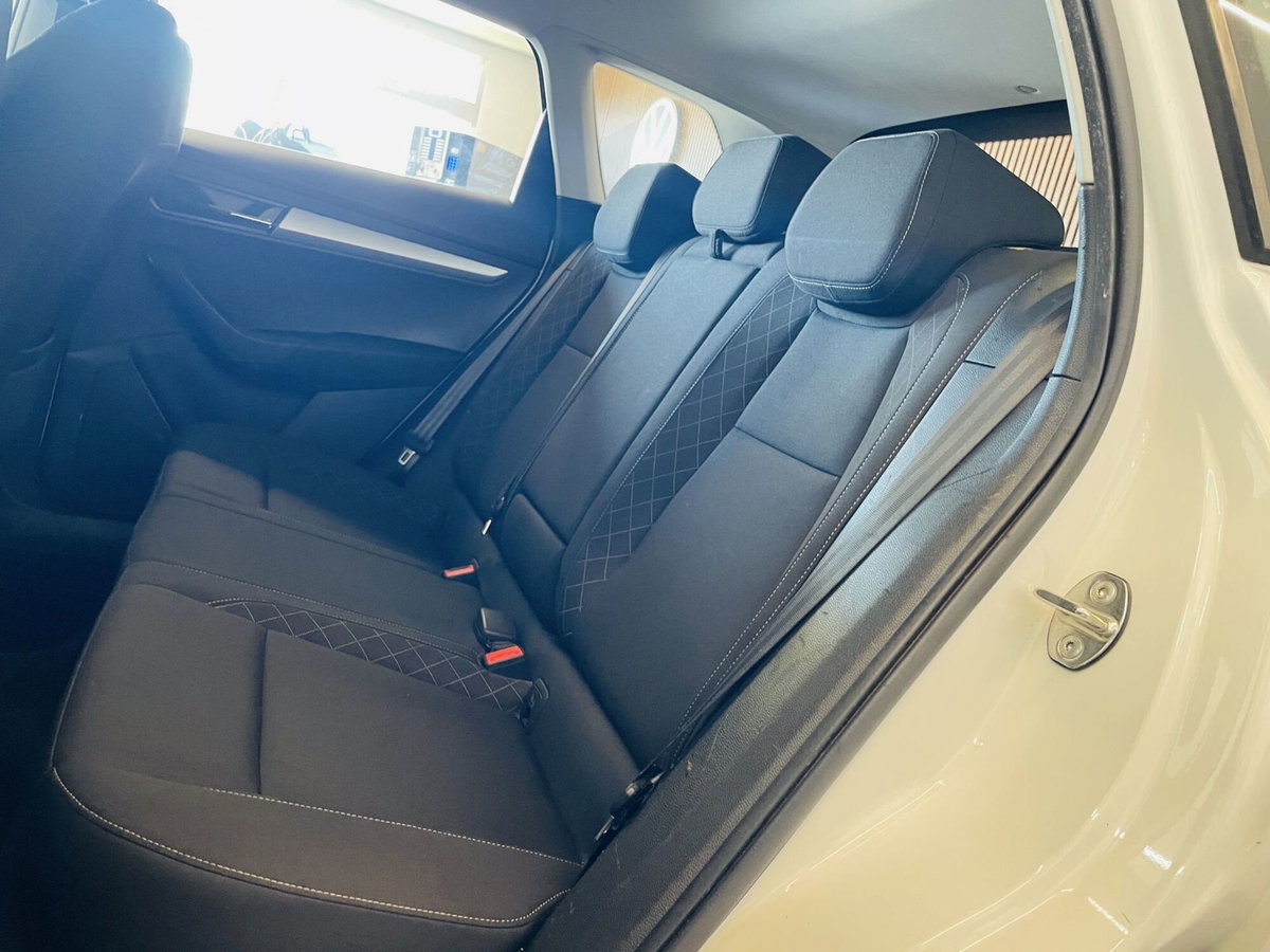 Skoda Karoq 2.0 TDI EVO SCR 4x4 DSG Ambition (8)