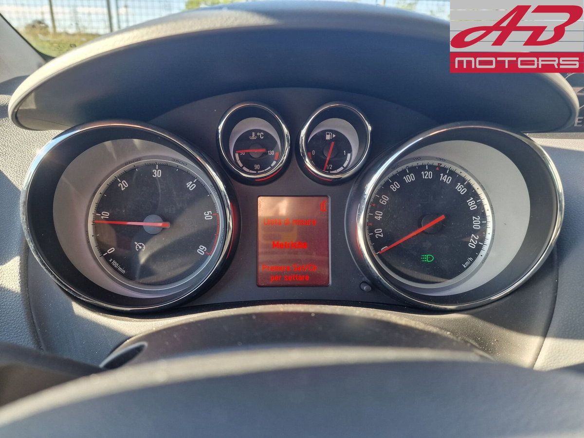 Opel Meriva 1.7 CDTI 110CV Cosmo (15)