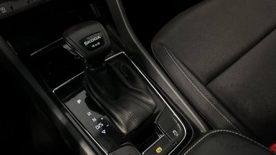 Skoda Karoq 2.0 TDI SCR 4x4 DSG Executive (18)