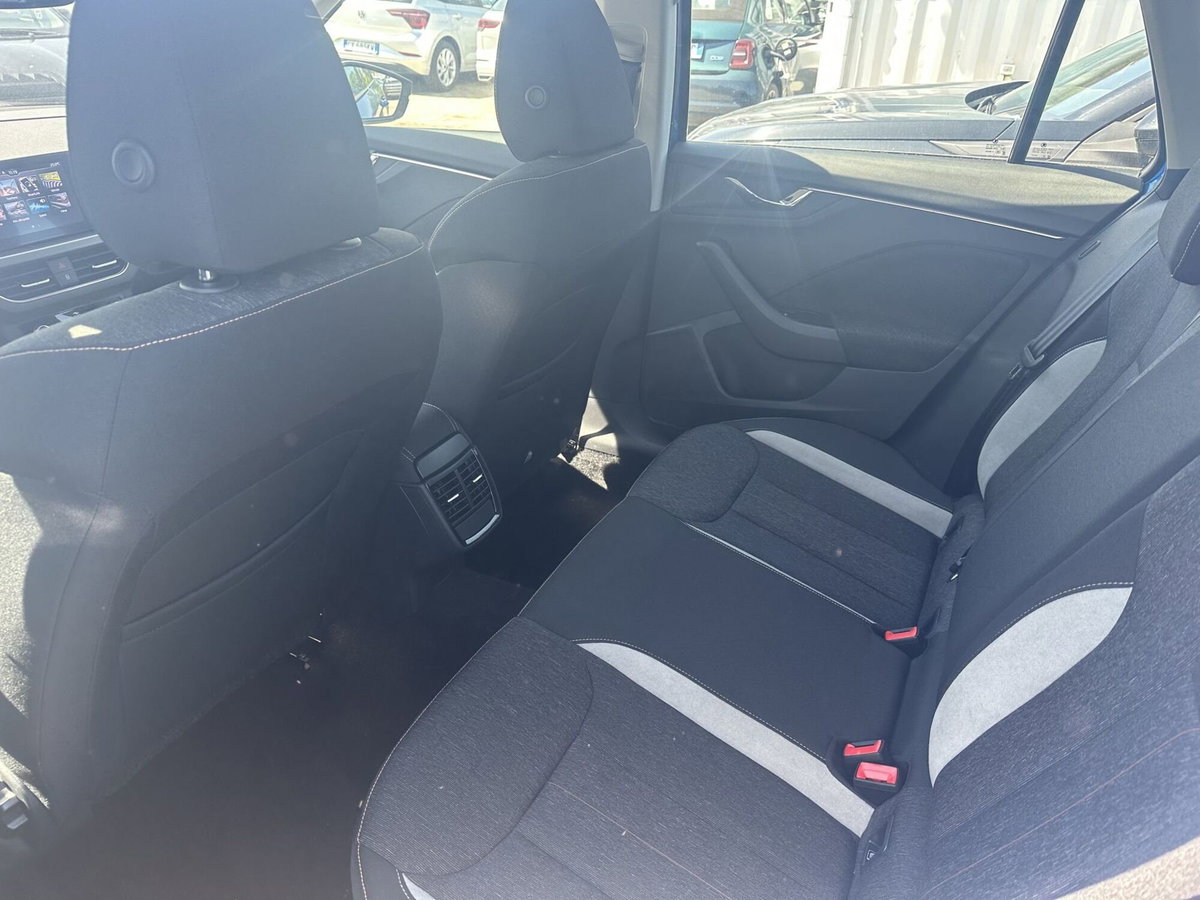 Skoda Kamiq 1.0 TSI 110 CV DSG Style (14)