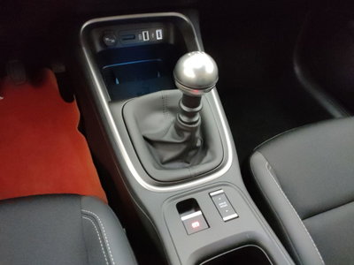 Jeep Avenger 1.2 turbo Summit fwd 100cv (13)