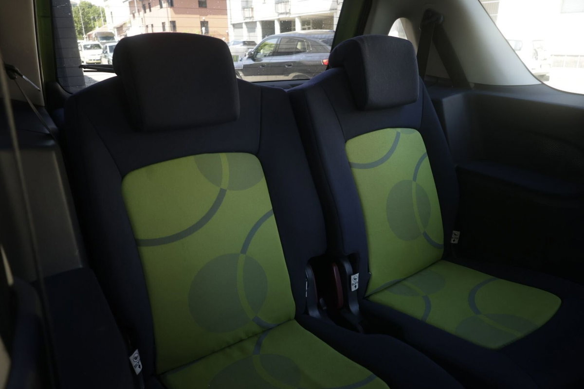 Peugeot 1007 1.4 HDi Happy (12)