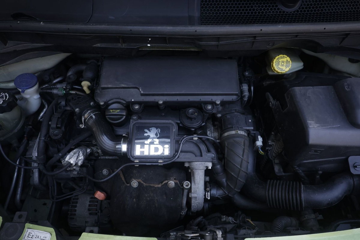 Peugeot 1007 1.4 HDi Happy (19)