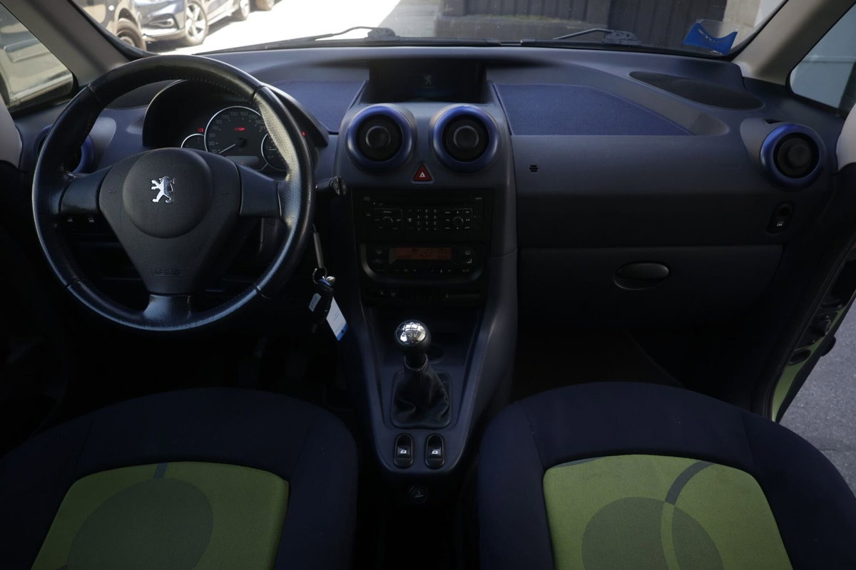Peugeot 1007 1.4 HDi Happy (2)