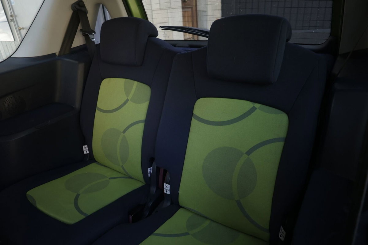 Peugeot 1007 1.4 HDi Happy (3)
