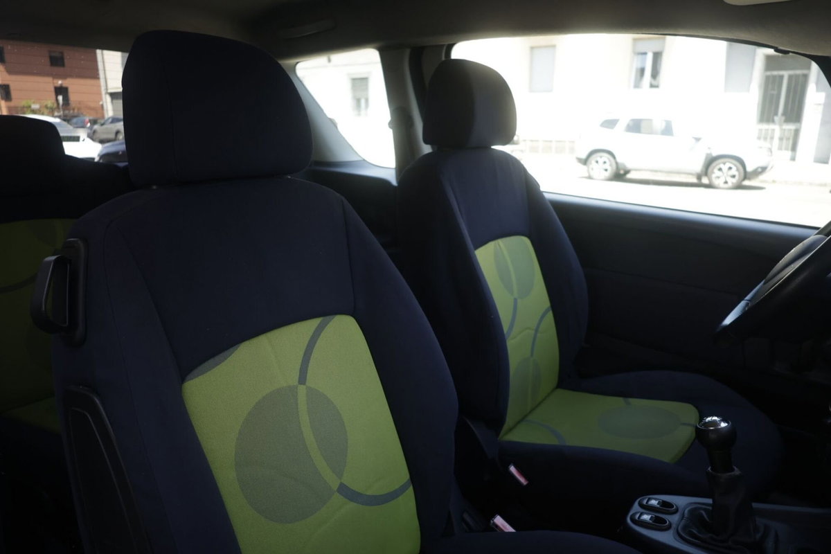 Peugeot 1007 1.4 HDi Happy (6)