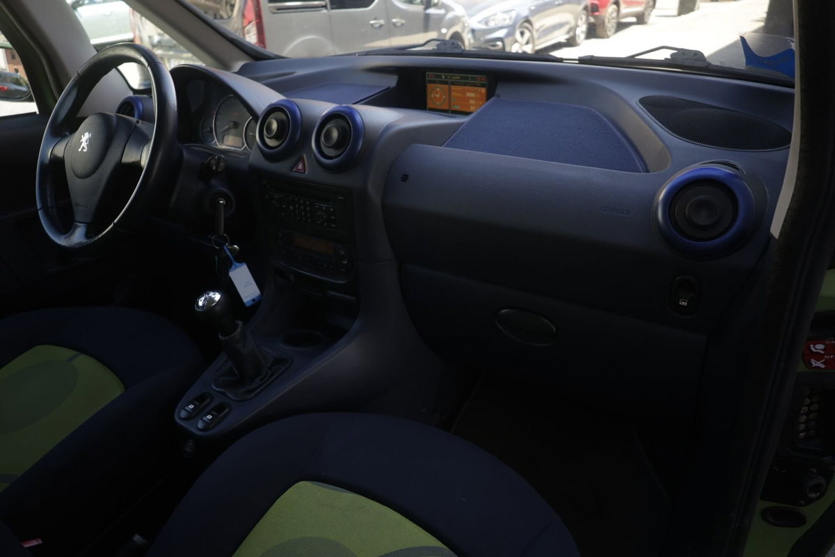 Peugeot 1007 1.4 HDi Happy (8)