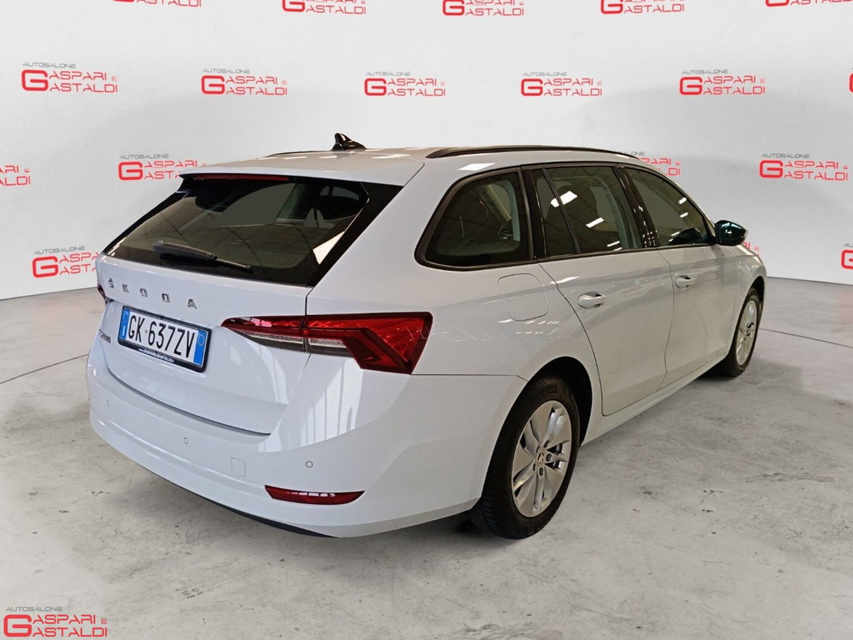 Skoda Octavia Station Wagon 2.0 TDI EVO SCR DSG Wagon Executive (3)