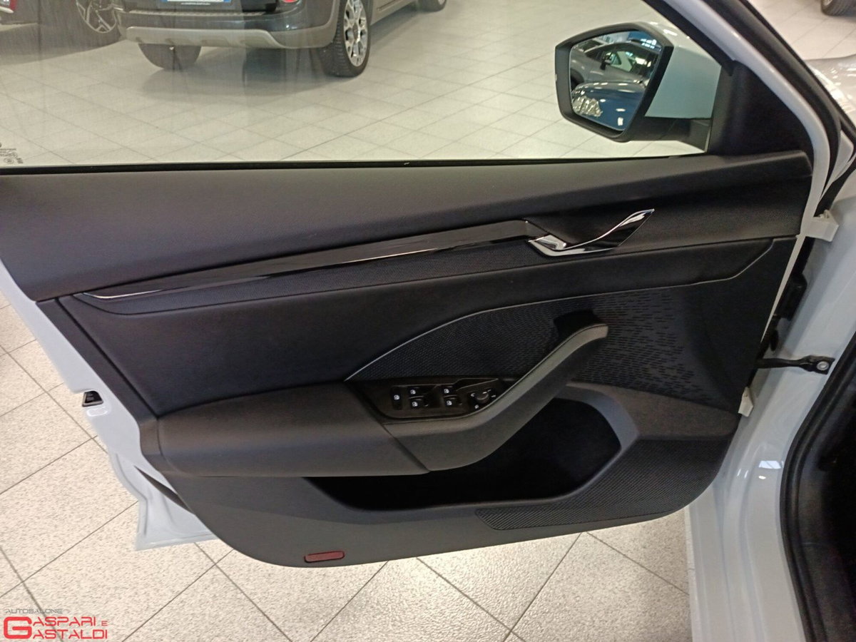 Skoda Octavia Station Wagon 2.0 TDI EVO SCR DSG Wagon Executive (9)