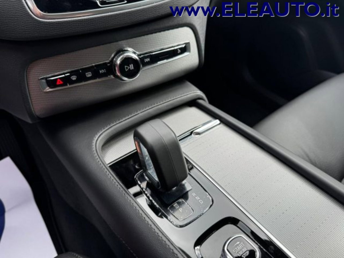 Volvo XC90 B5 (d) AWD automatico 7 posti Core (11)