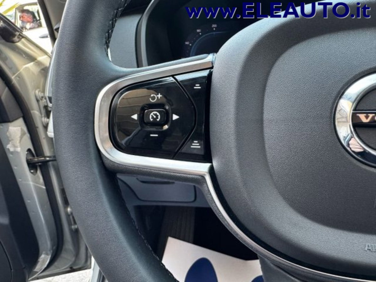 Volvo XC90 B5 (d) AWD automatico 7 posti Core (12)