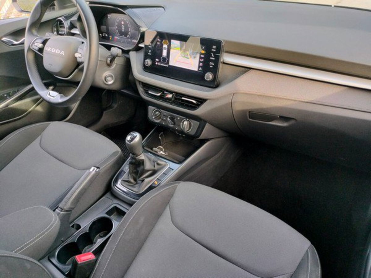 Skoda Fabia 1.0 mpi evo Young Edition 80cv (19)
