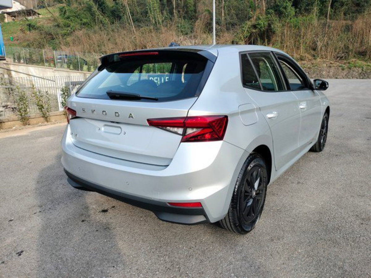 Skoda Fabia 1.0 mpi evo Young Edition 80cv (6)