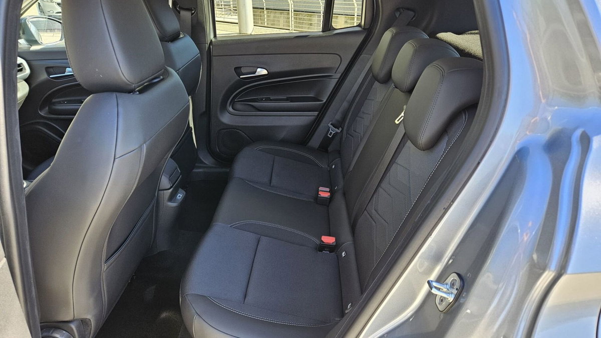 Jeep Avenger 1.2 turbo e-hybrid mhev Summit fwd 110cv edct6 (15)