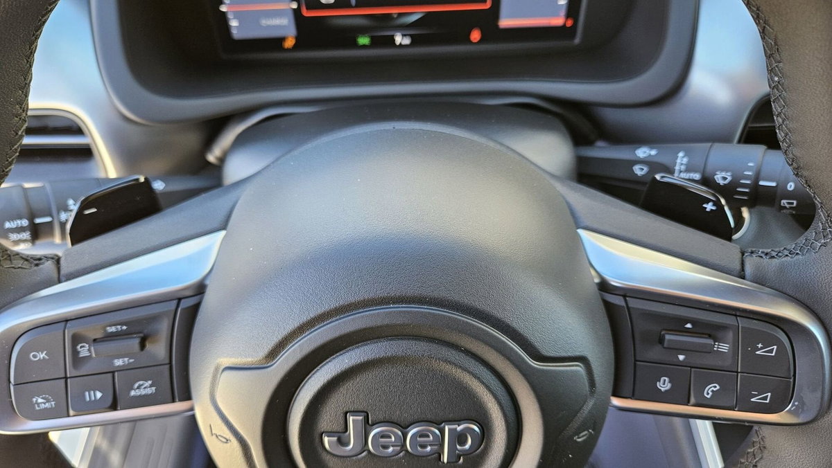 Jeep Avenger 1.2 turbo e-hybrid mhev Summit fwd 110cv edct6 (16)