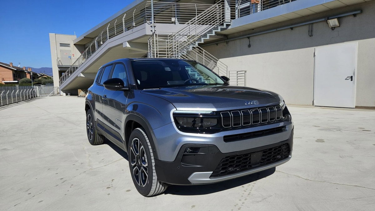 Jeep Avenger 1.2 turbo e-hybrid mhev Summit fwd 110cv edct6 (5)