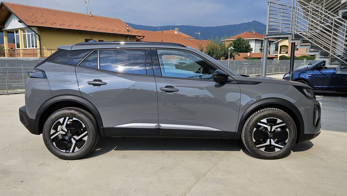 Peugeot 2008 1.2 hybrid Allure 145cv e-dcs6 (4)