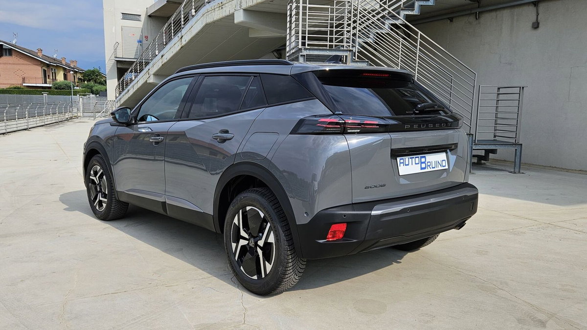 Peugeot 2008 1.2 hybrid Allure 145cv e-dcs6 (7)