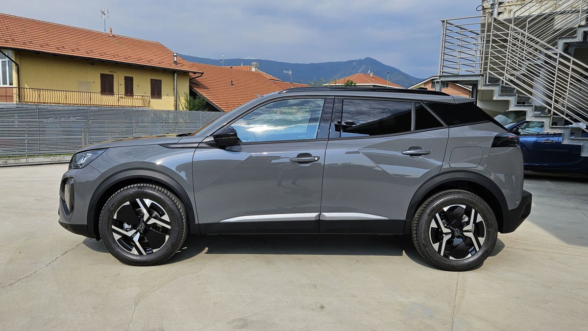 Peugeot 2008 1.2 hybrid Allure 145cv e-dcs6 (8)