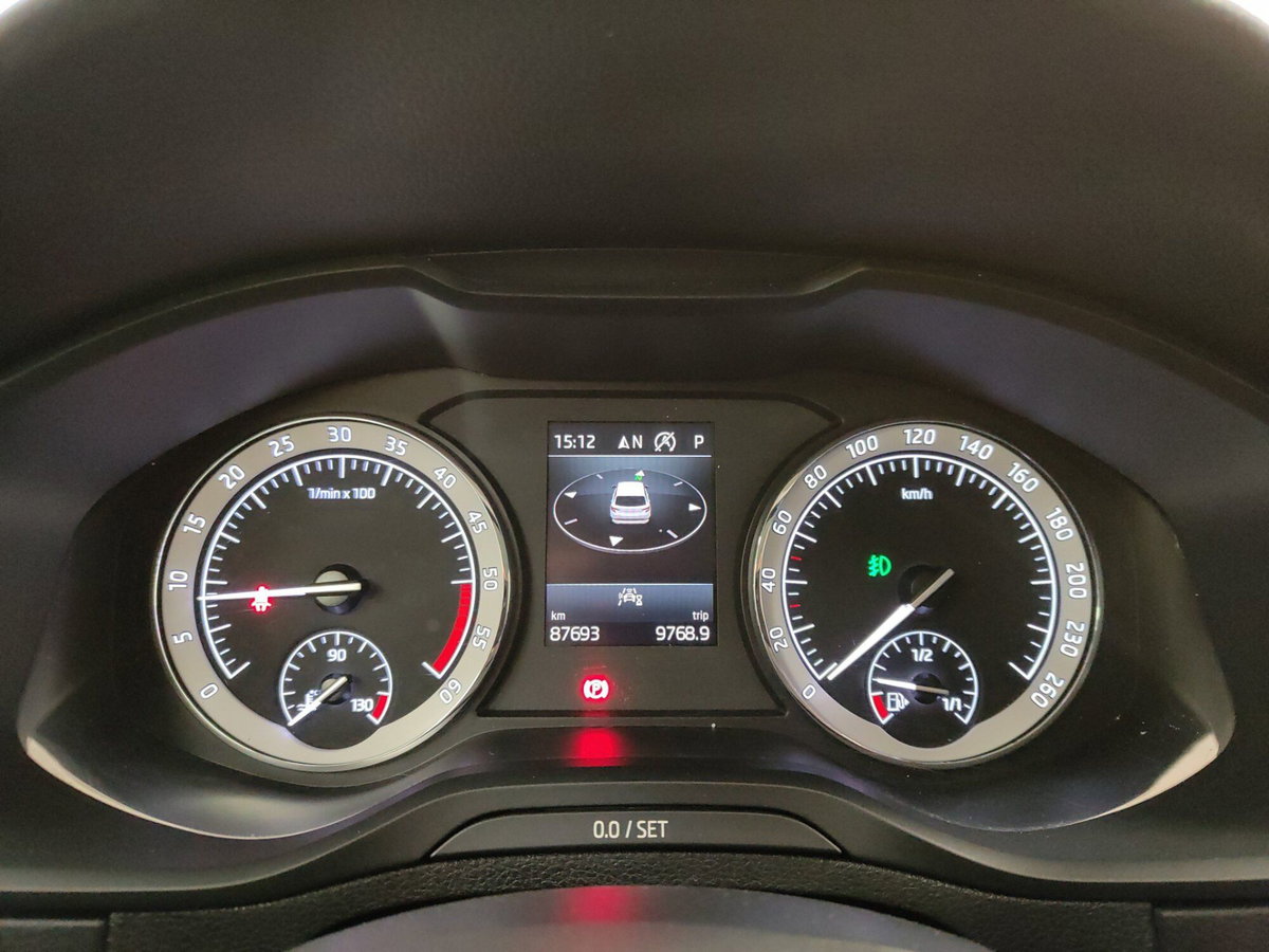 Skoda Karoq 2.0 tdi Selection 115cv (10)