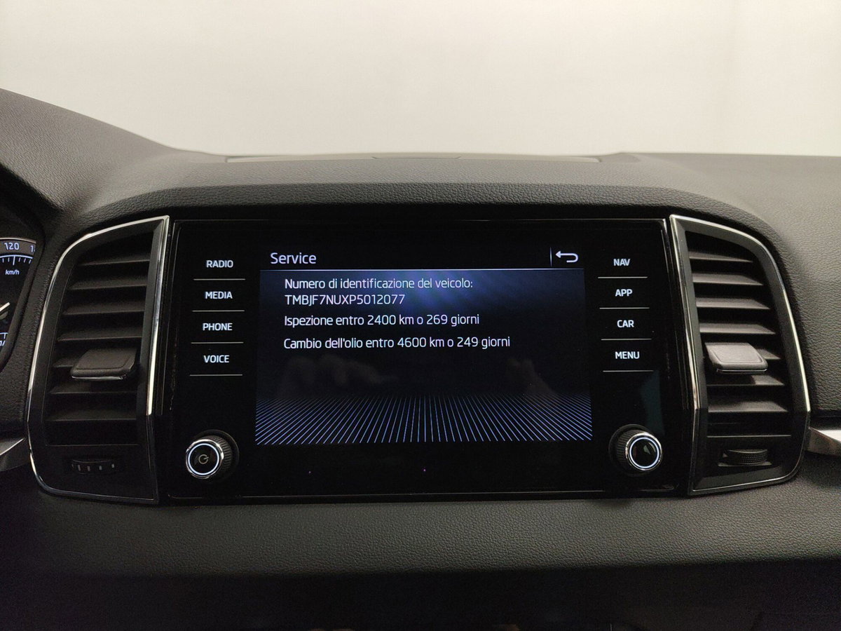 Skoda Karoq 2.0 tdi Selection 115cv (15)