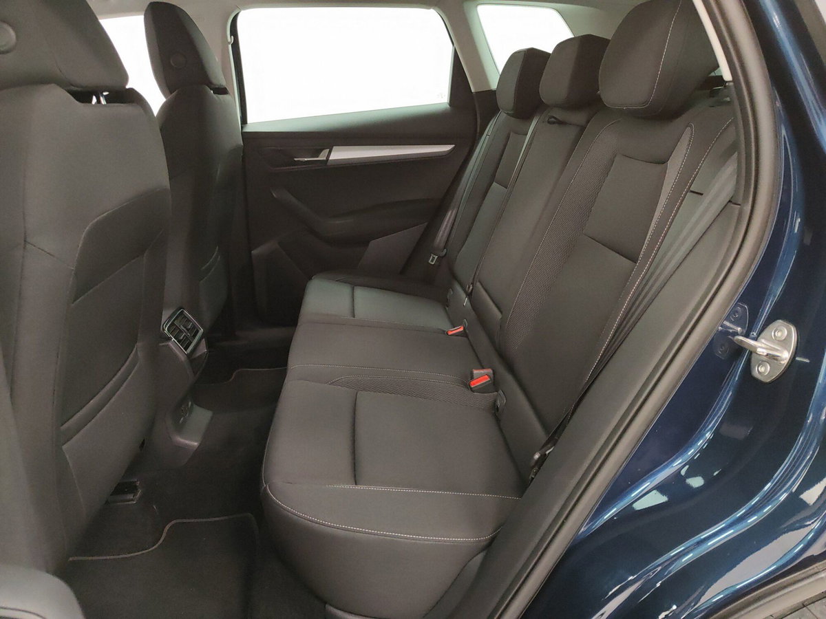 Skoda Karoq 2.0 tdi Selection 115cv (6)