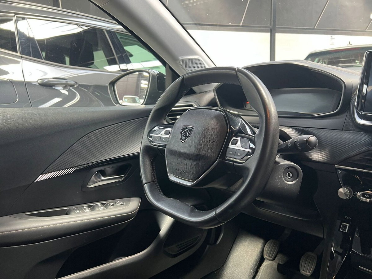 Peugeot 208 PureTech 100 Stop&Start 5 porte Allure (9)
