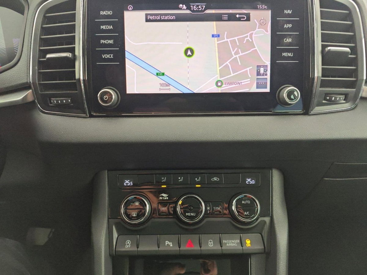 Skoda Karoq 2.0 TDI EVO SCR 115 CV DSG Executive (15)