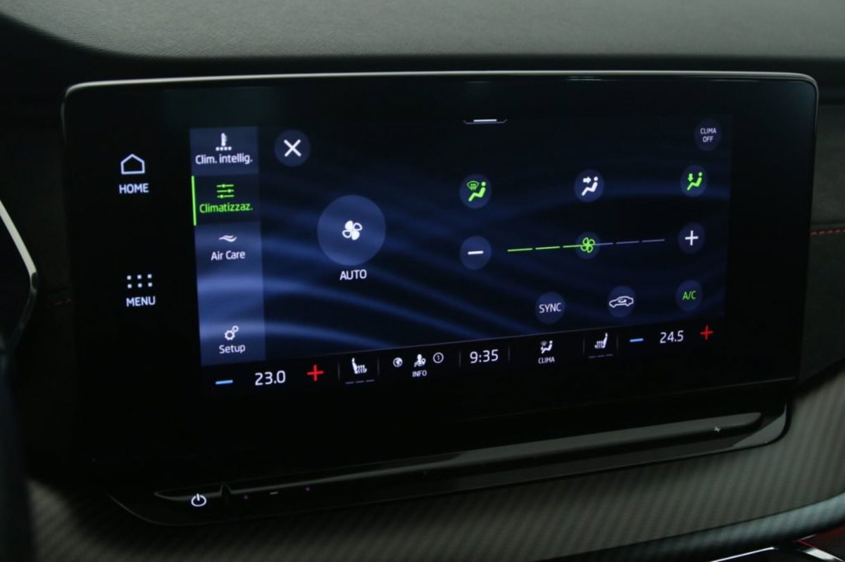 Skoda Octavia Station Wagon 2.0 TDI EVO SCR 200 CV DSG 4x4 Wagon RS (19)