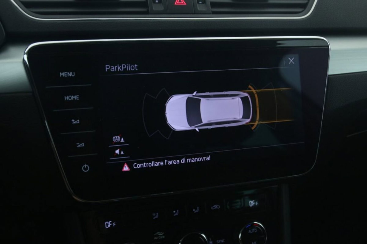 Skoda Superb Station Wagon 2.0 TDI 190 CV SCR DSG 4x4 Wagon Executive (12)