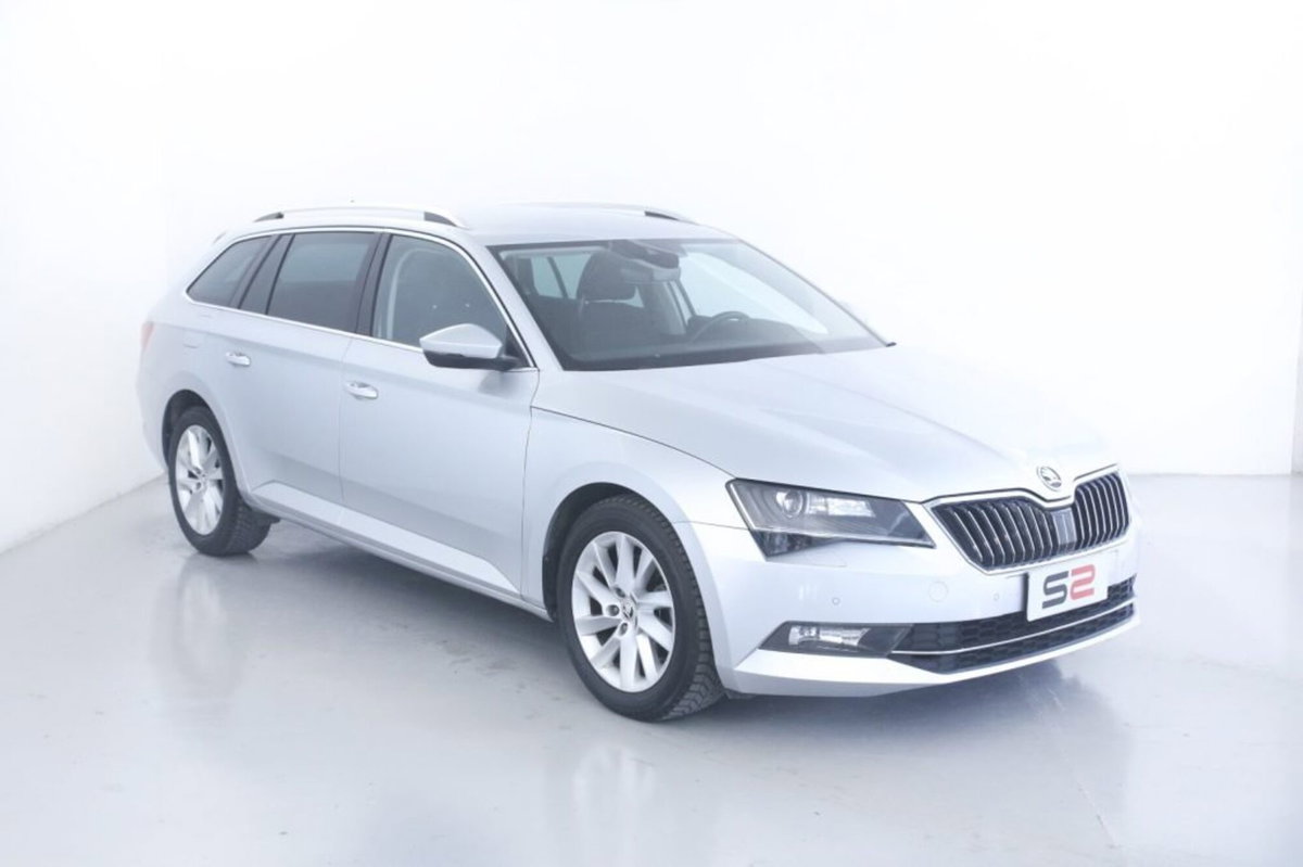 Skoda Superb Station Wagon 2.0 TDI 190 CV SCR DSG 4x4 Wagon Executive (3)