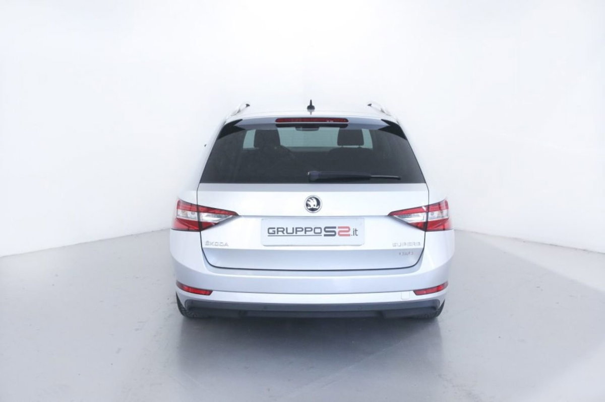 Skoda Superb Station Wagon 2.0 TDI 190 CV SCR DSG 4x4 Wagon Executive (5)
