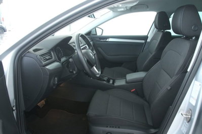 Skoda Superb Station Wagon 2.0 TDI 190 CV SCR DSG 4x4 Wagon Executive (7)