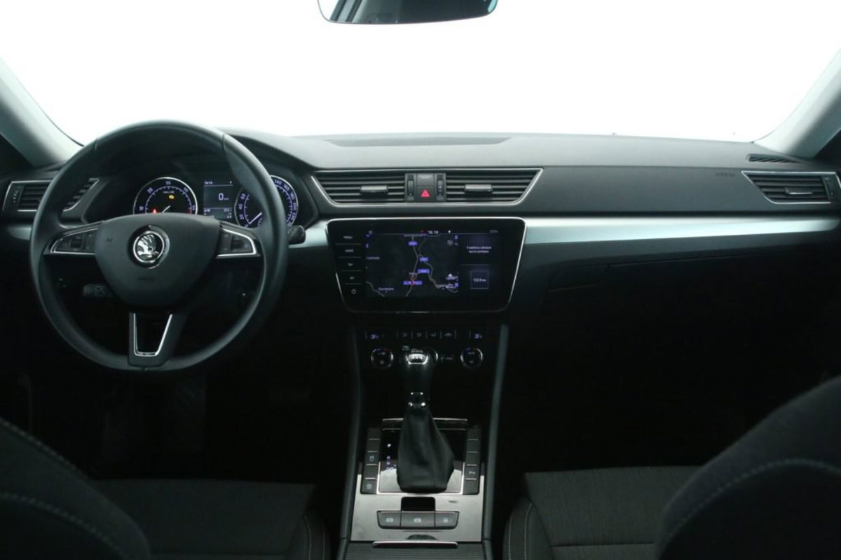Skoda Superb Station Wagon 2.0 TDI 190 CV SCR DSG 4x4 Wagon Executive (9)
