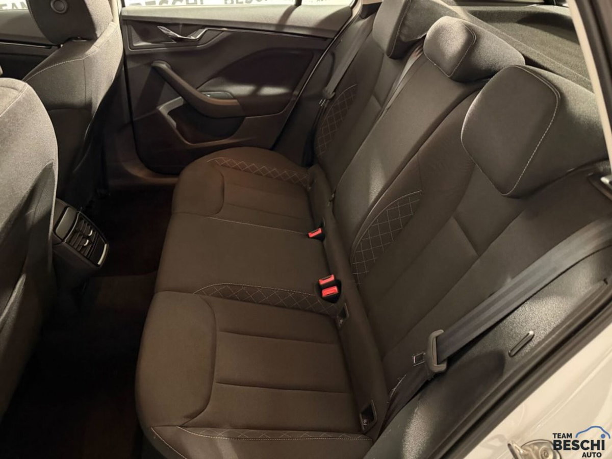 Skoda Kamiq 1.0 TSI 110 CV DSG Ambition (9)