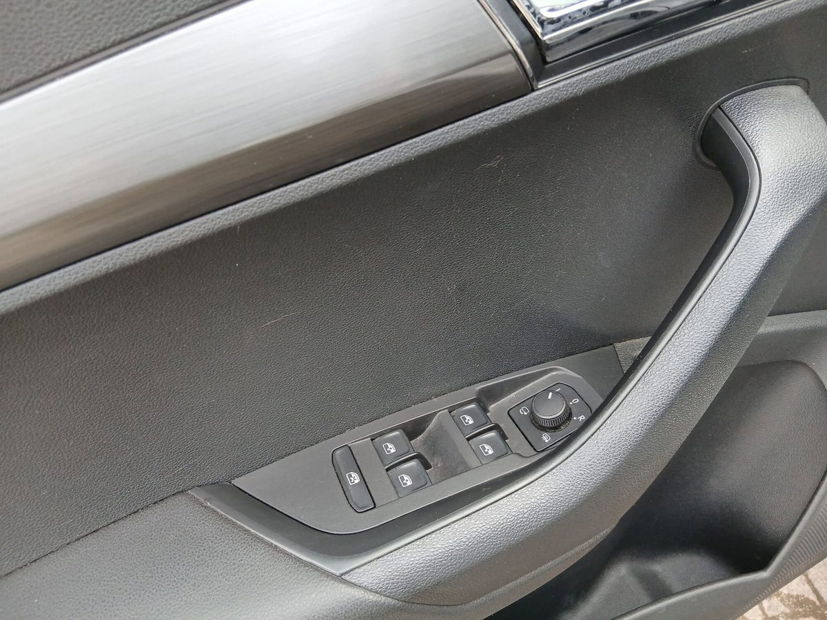 Skoda Karoq 2.0 TDI EVO SCR 4x4 DSG Style (17)