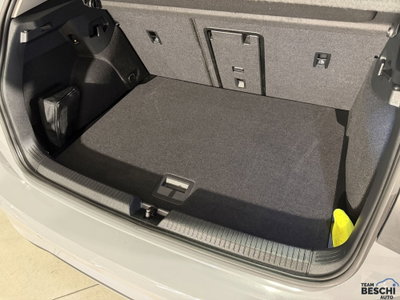 Volkswagen Golf 1.5 etsi 50 Years 150cv dsg (8)