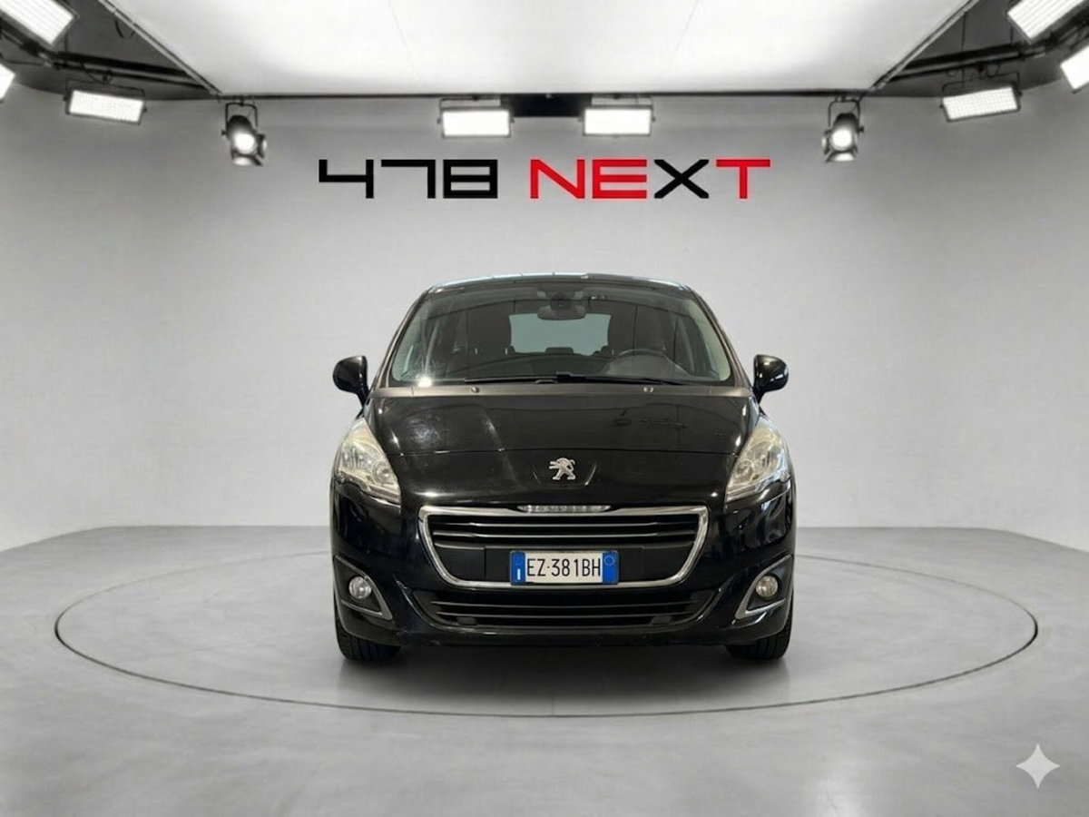Peugeot 5008 1.6 HDi 115CV Business (2)