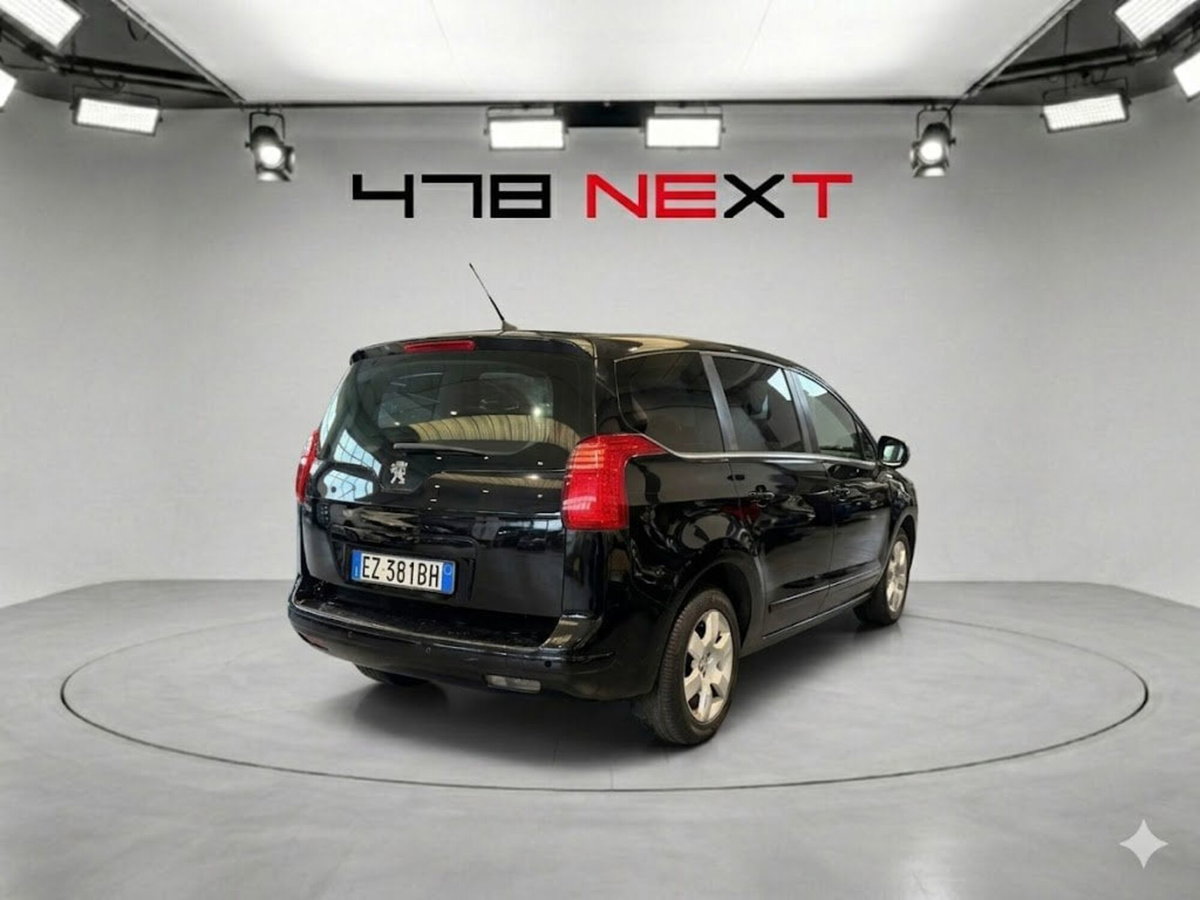 Peugeot 5008 1.6 HDi 115CV Business (3)