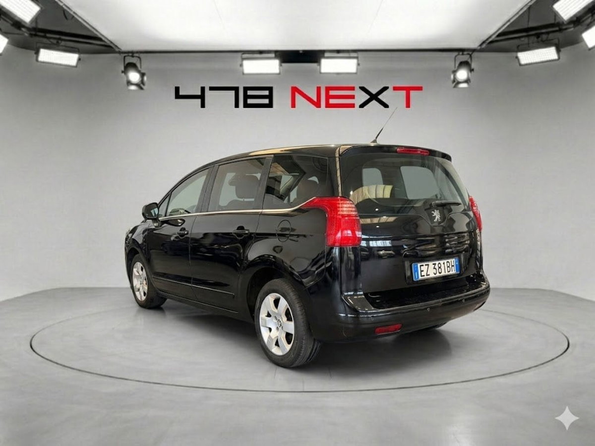 Peugeot 5008 1.6 HDi 115CV Business (4)