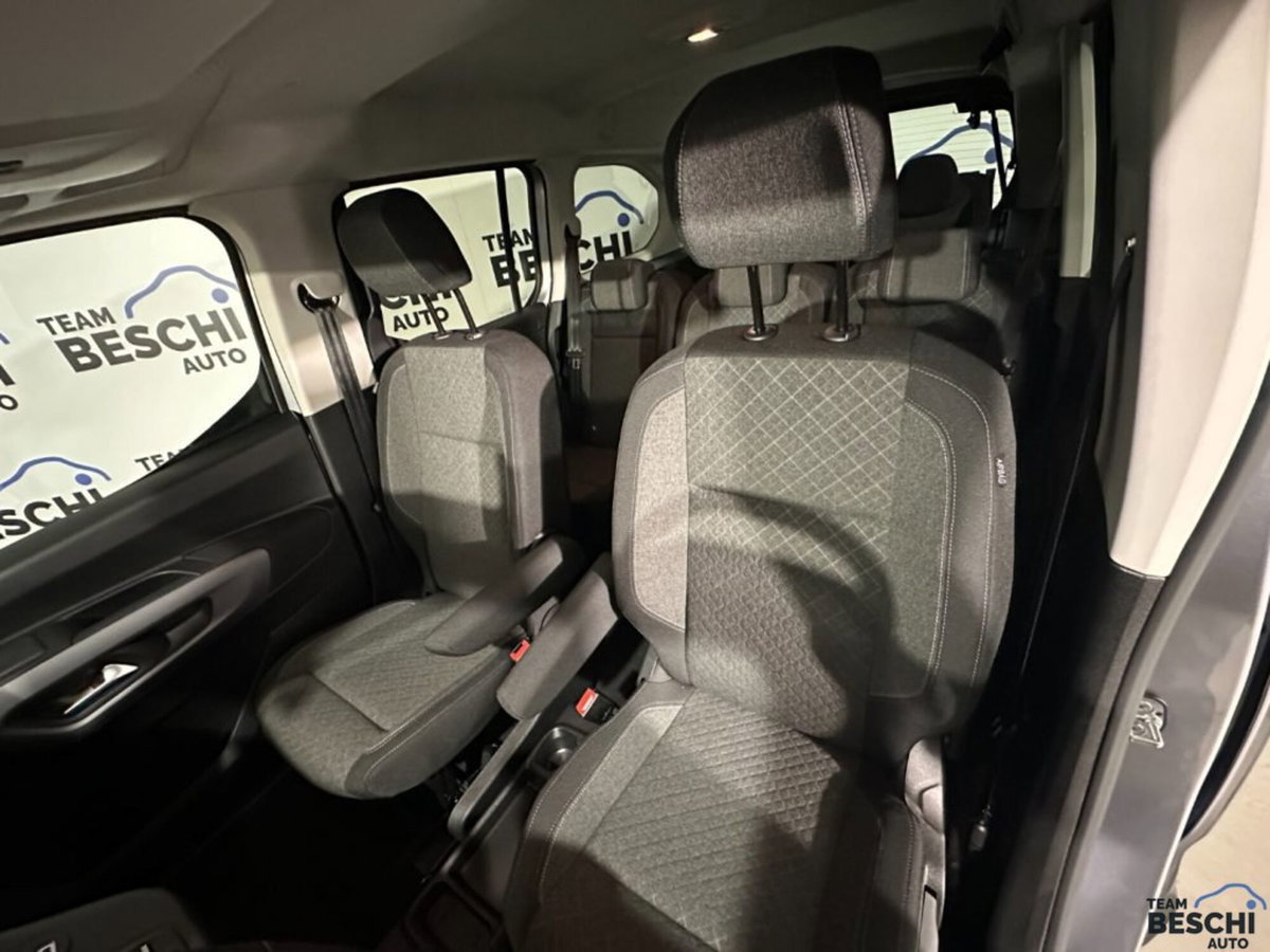 Fiat Doblò Furgone crew cab 1.5 bluehdi 130cv AT8 (6)