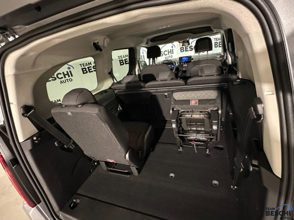 Fiat Doblò Furgone crew cab 1.5 bluehdi 130cv AT8 (8)