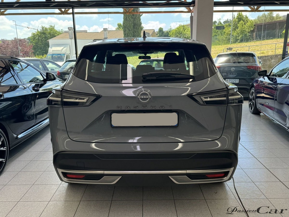 Nissan Qashqai 1.3 mhev Acenta 2wd 140cv (4)