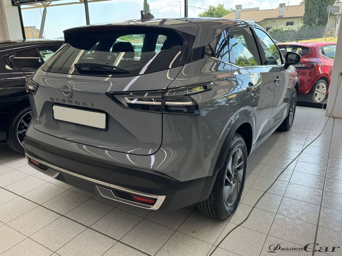 Nissan Qashqai 1.3 mhev Acenta 2wd 140cv (5)